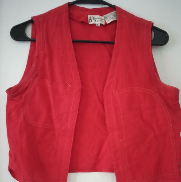 A 1980s red vest - Picture 1 of 2